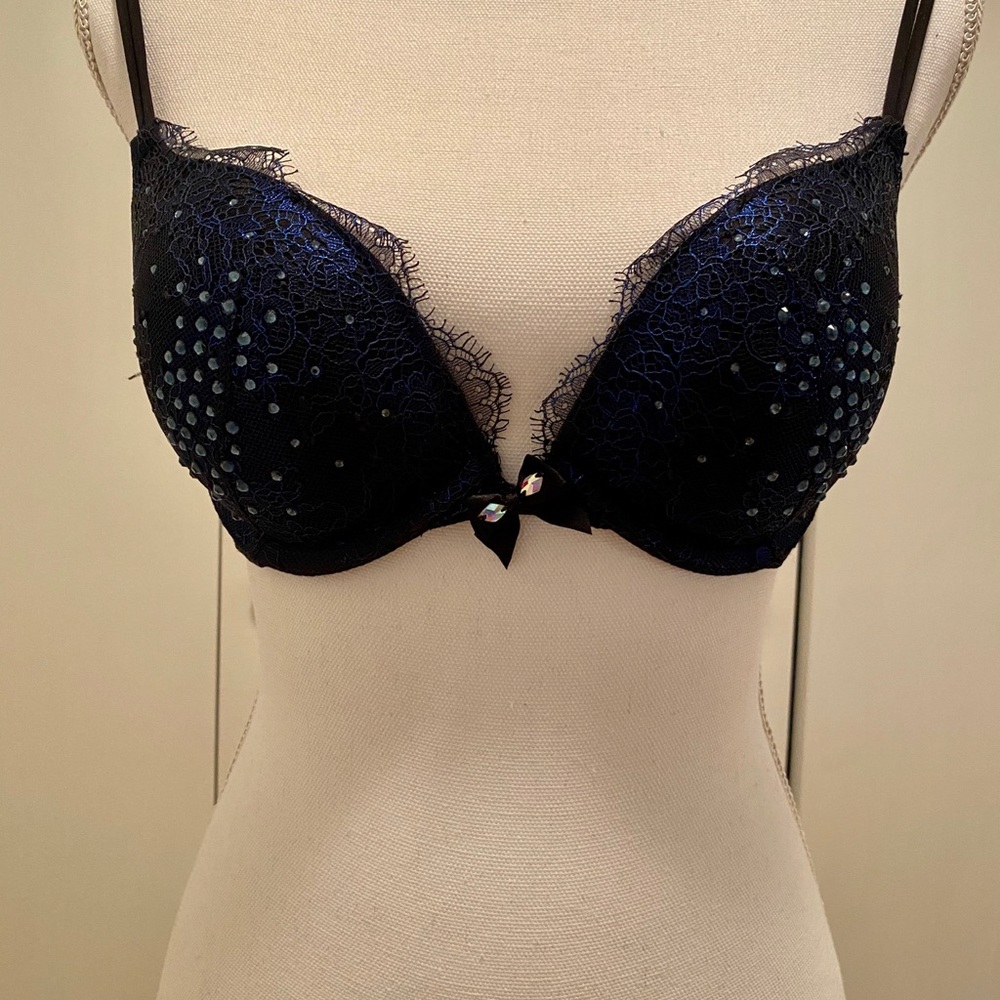 Victoria’s Secret sexy push up bra with crystals